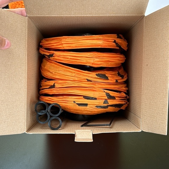 Hyde & EEK 6 LED Pumpkin Paper Lanterns Halloween Pom Wreath Indoor Decorations - Picture 3 of 14